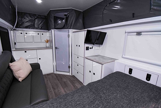13ft-hybrid-caravan-for-couples