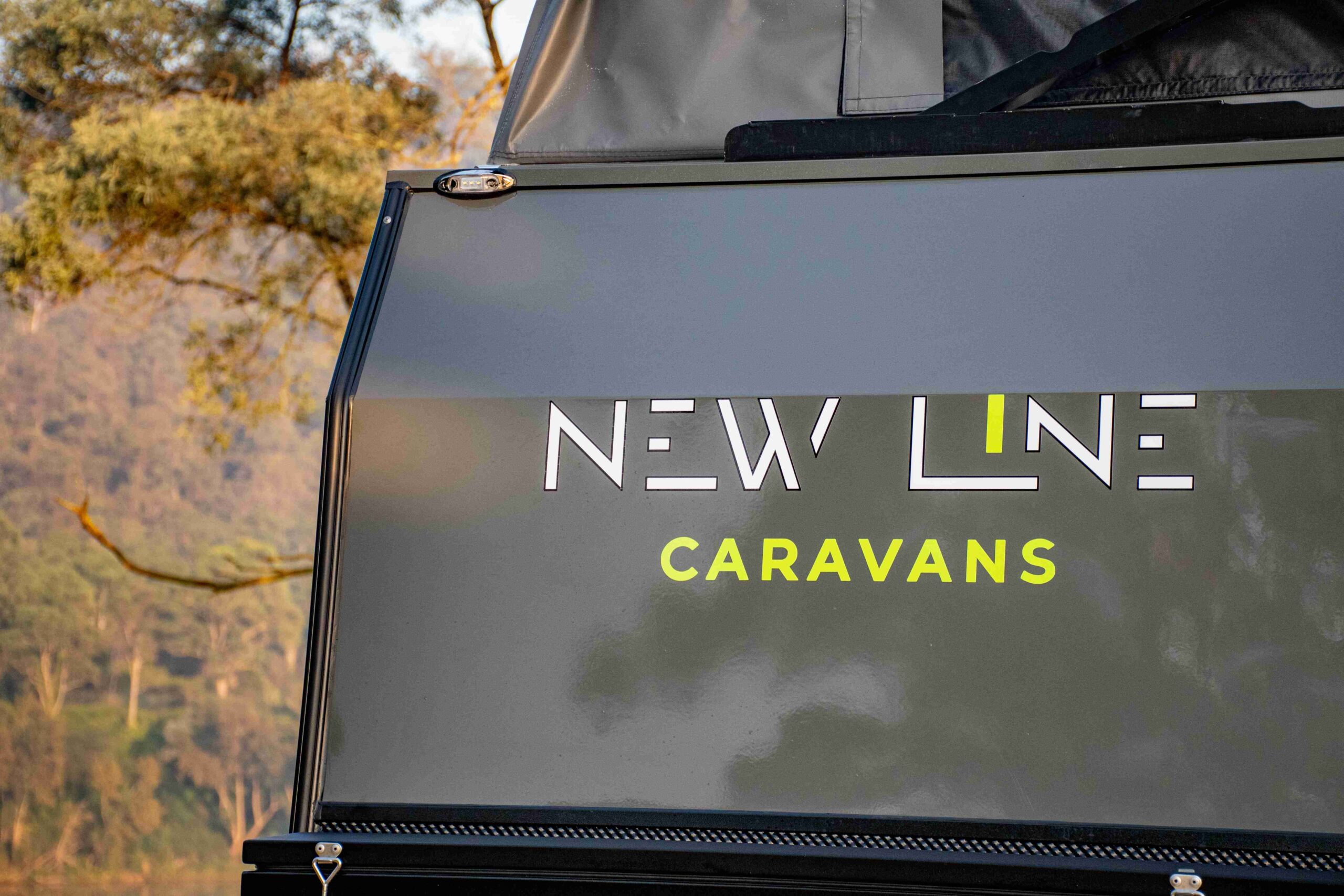 13ft Hybrid Caravan for Couples