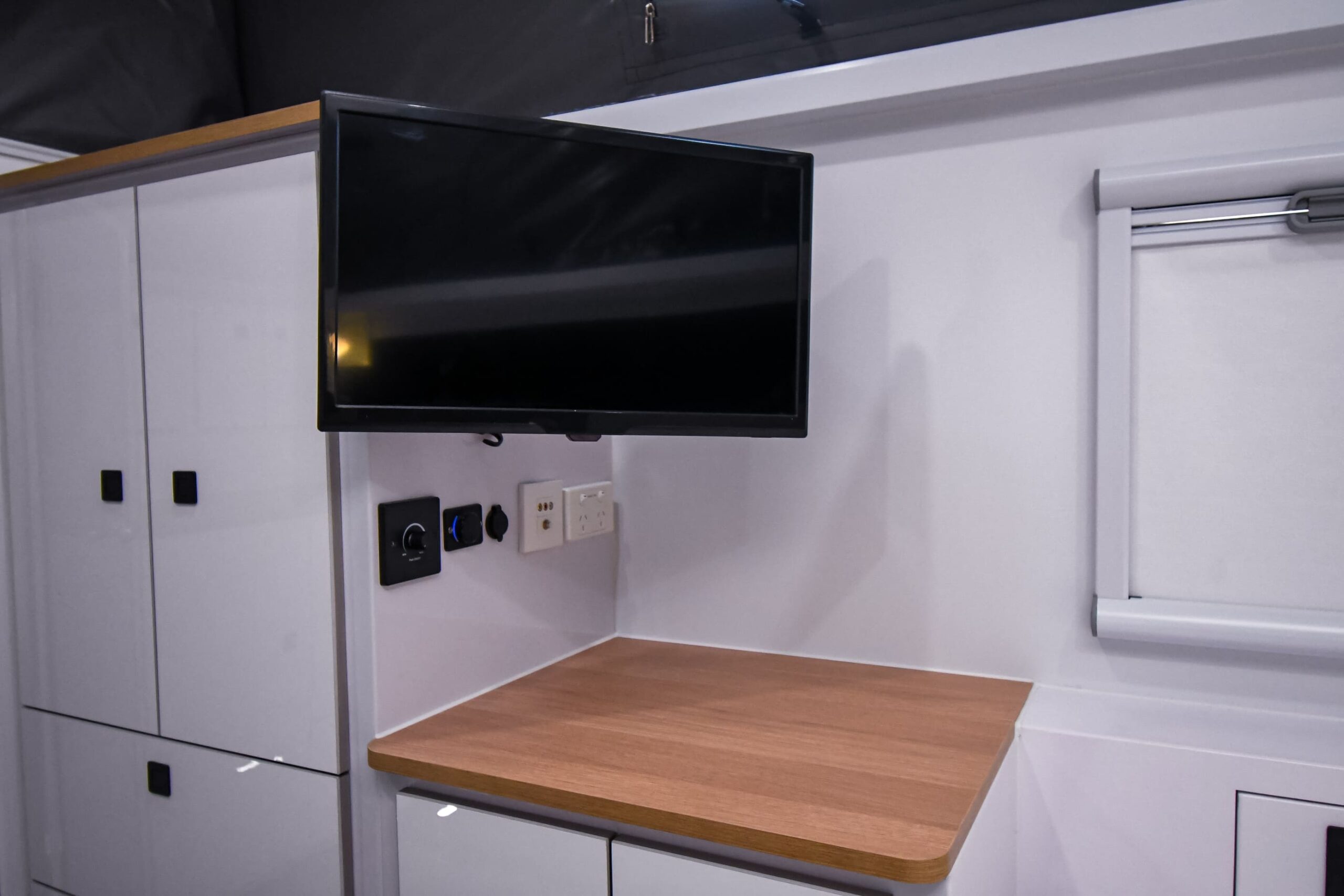 13ft Hybrid Caravan for Couples