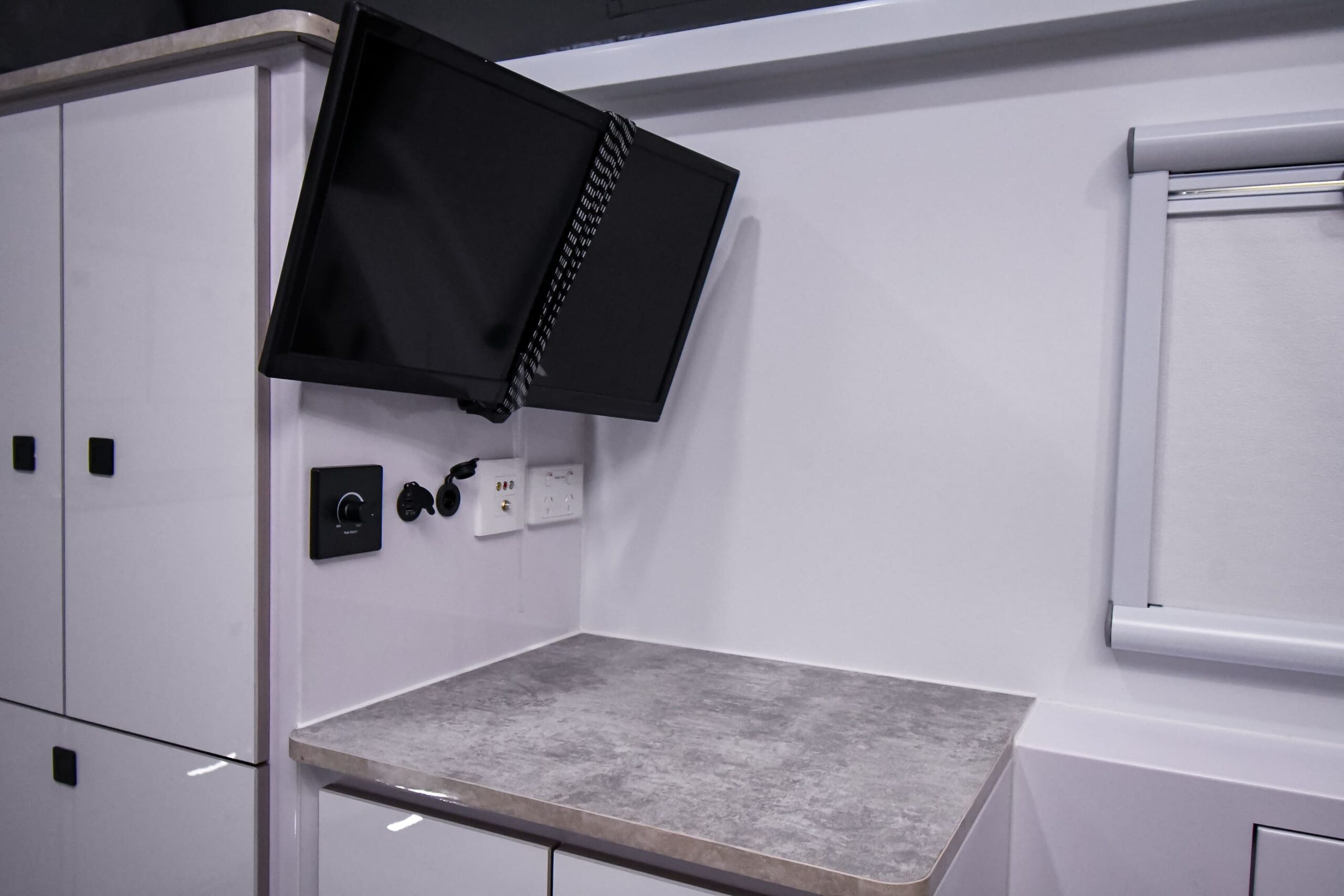 13ft Hybrid Caravan for Couples