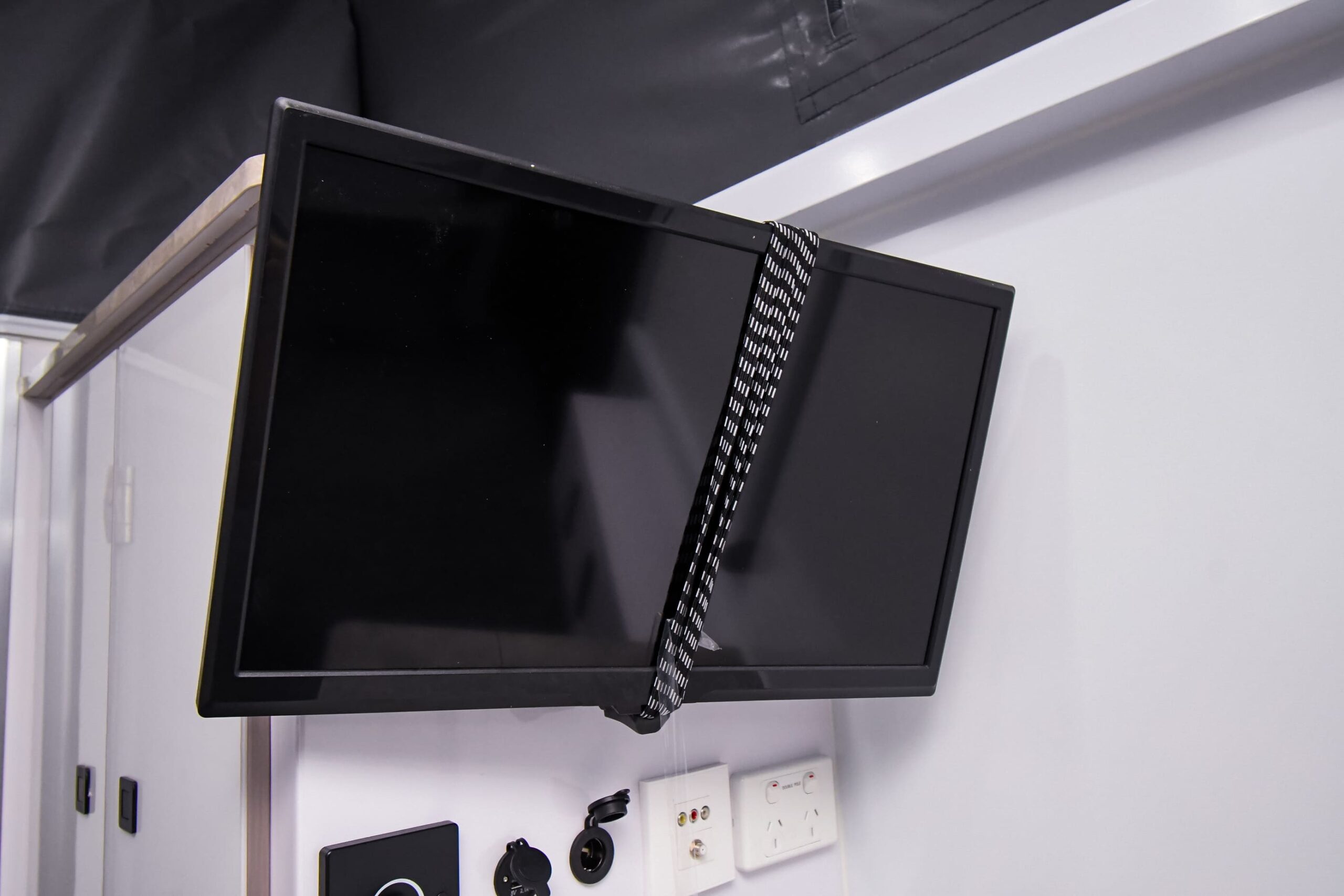 13ft Hybrid Caravan for Couples