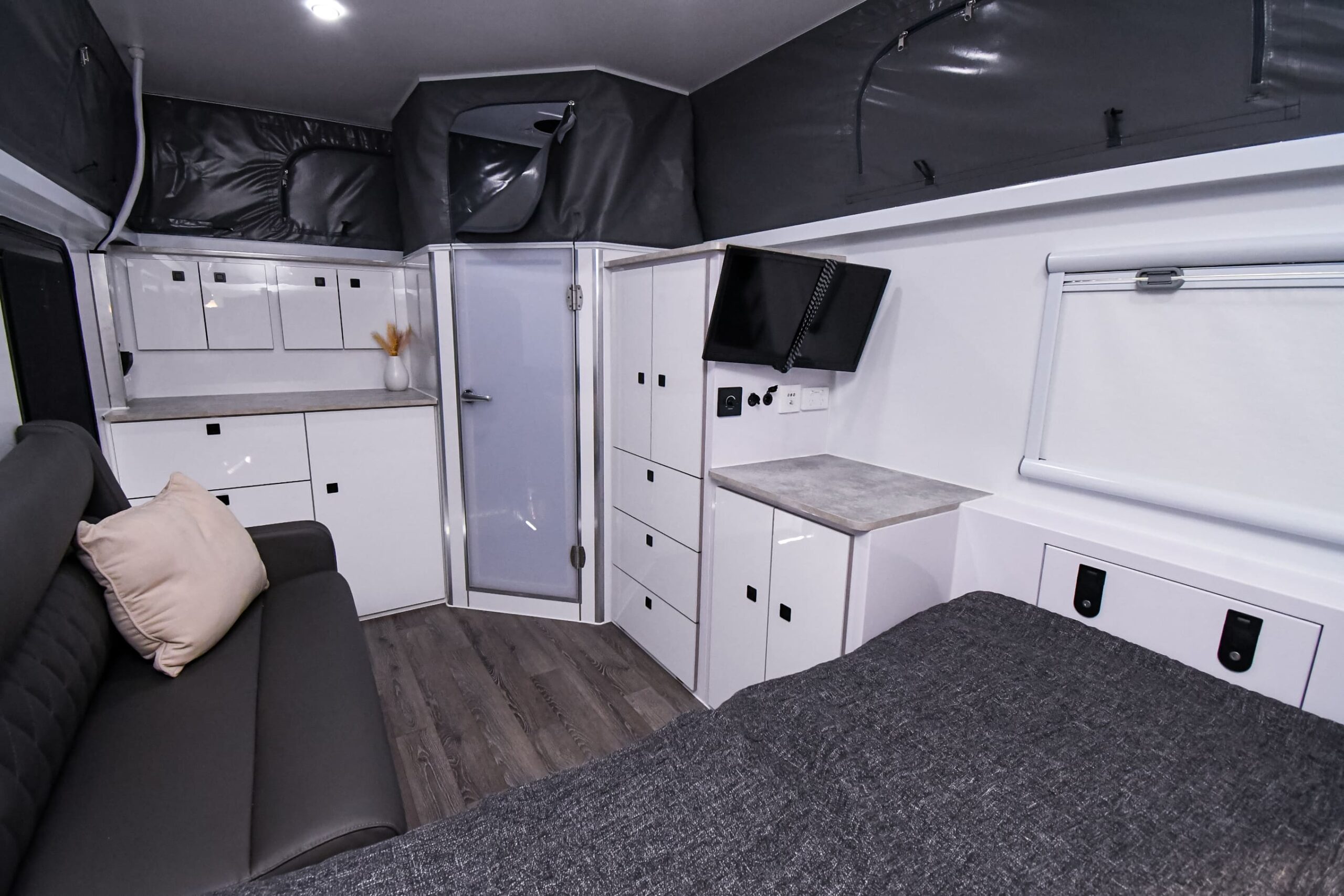 13ft Hybrid Caravan for Couples