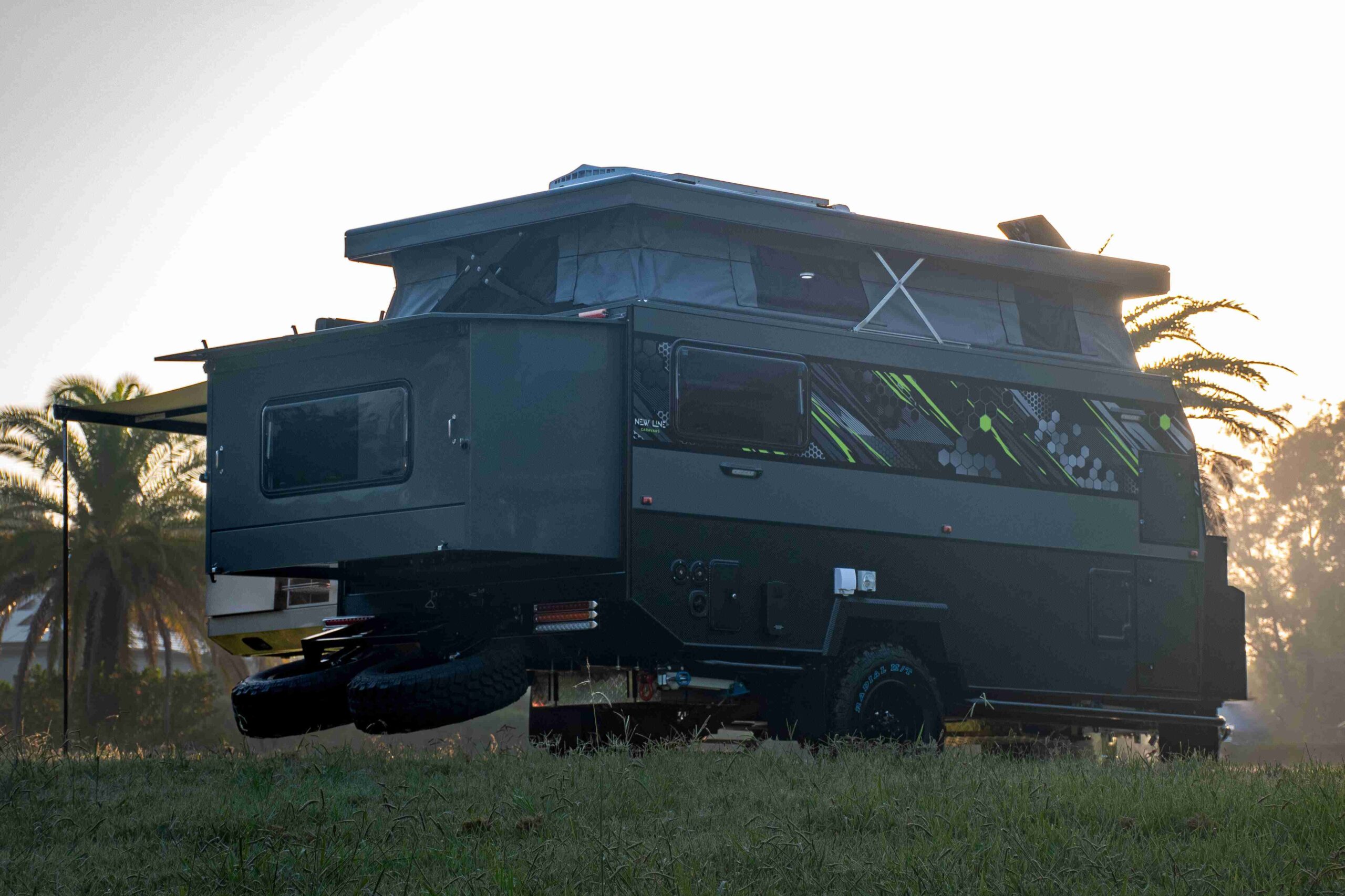 13ft Hybrid Caravan for Couples