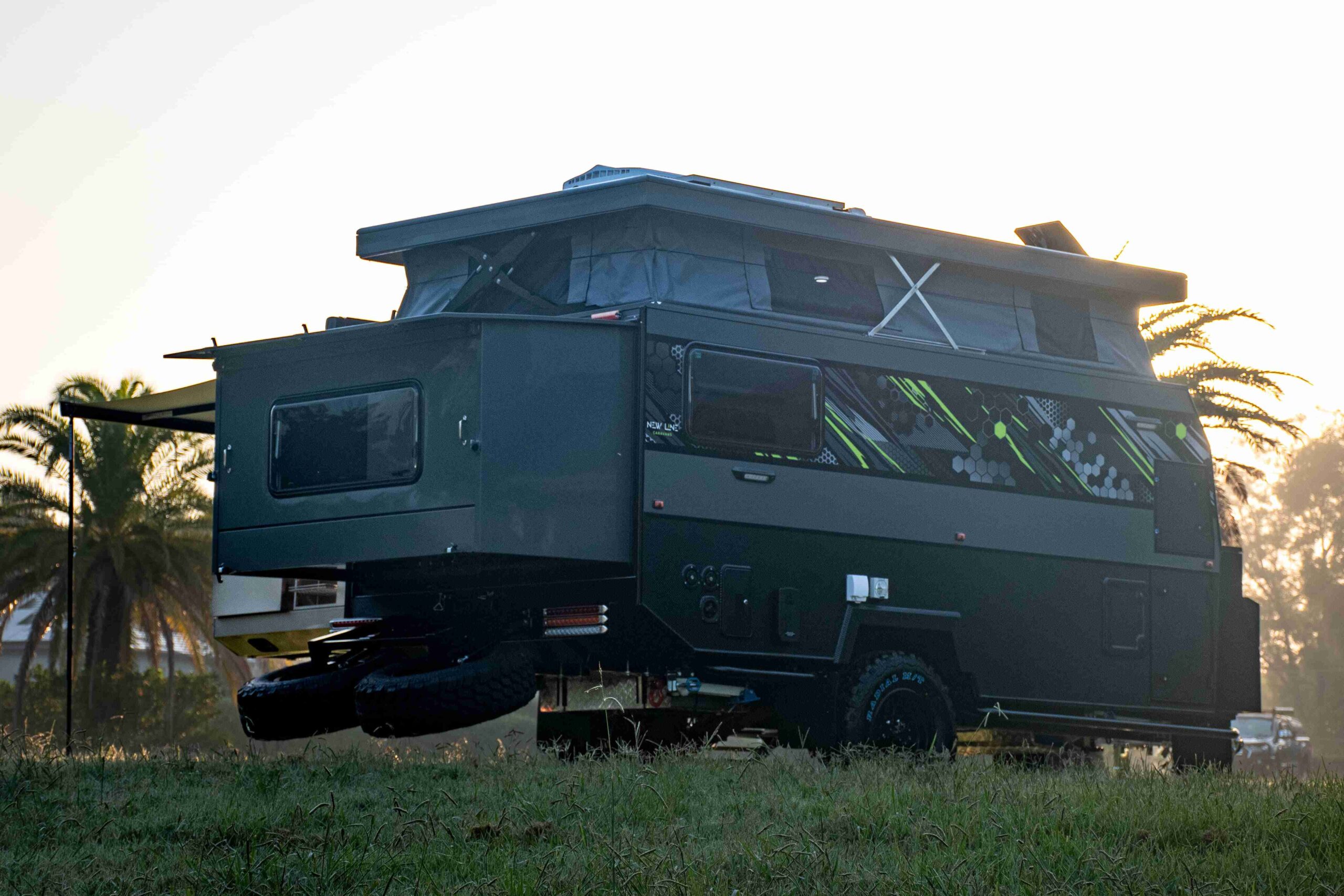 13ft Hybrid Caravan for Couples