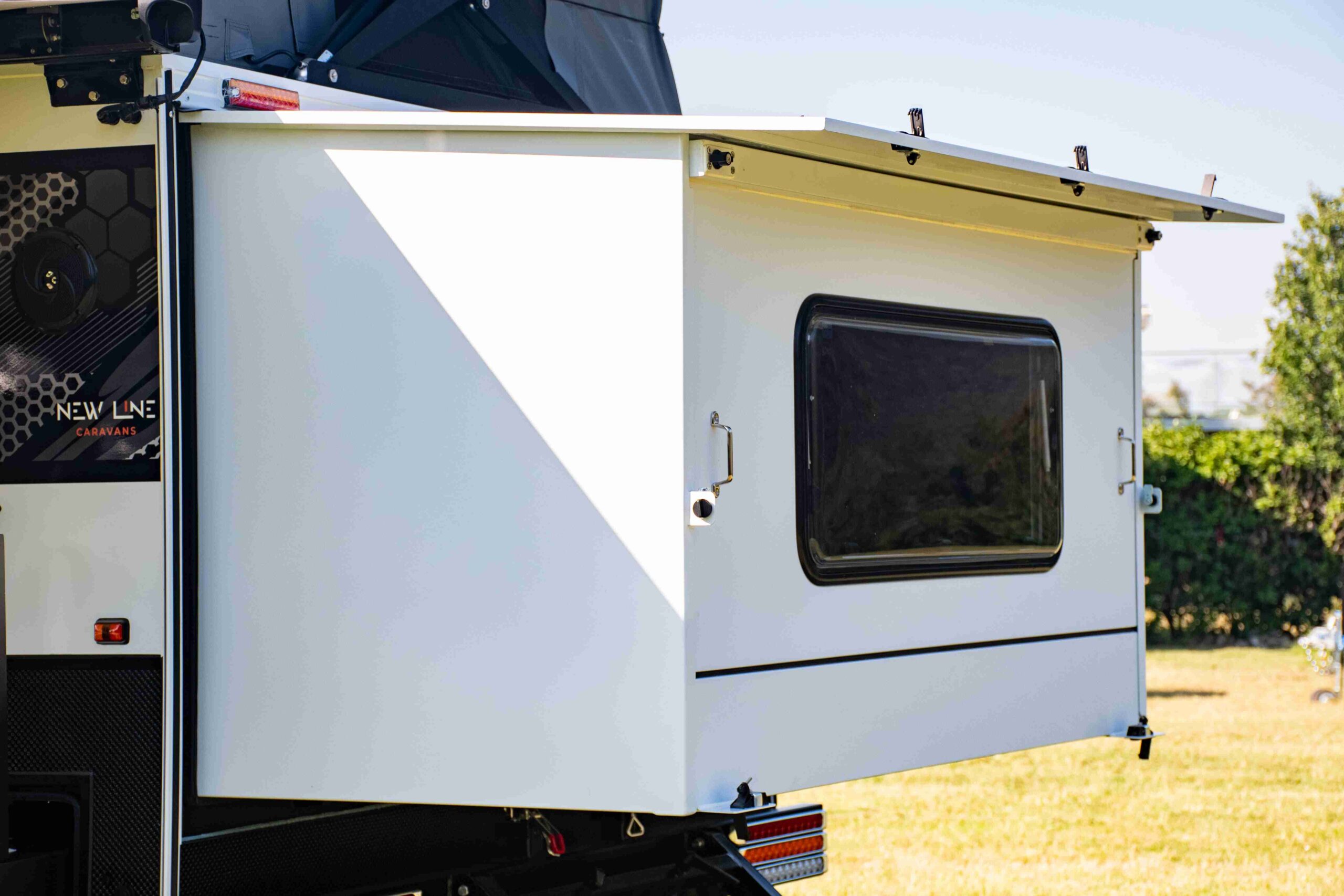 13ft Hybrid Caravan for Couples