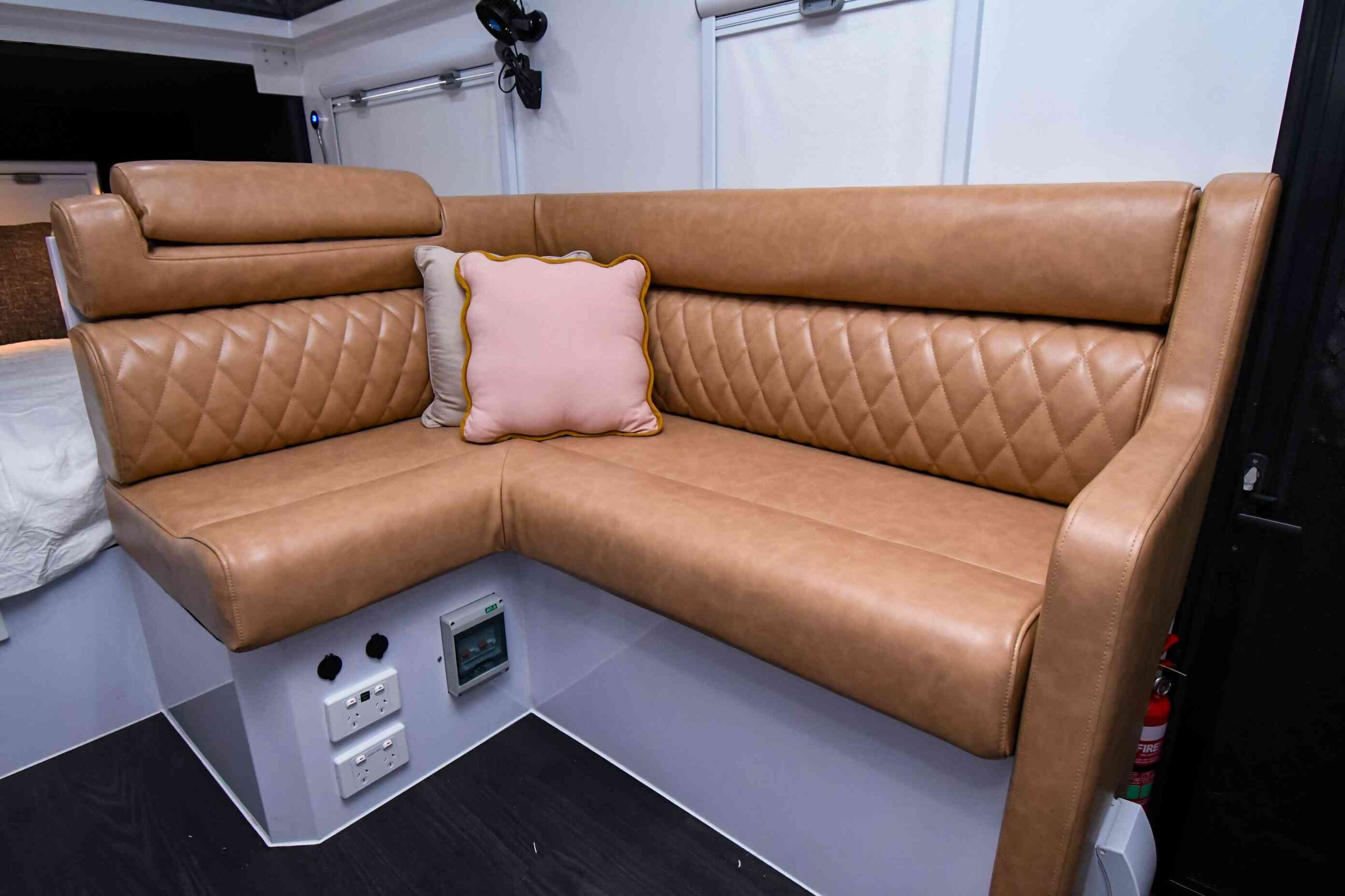 15ft Hybrid Caravan for Family