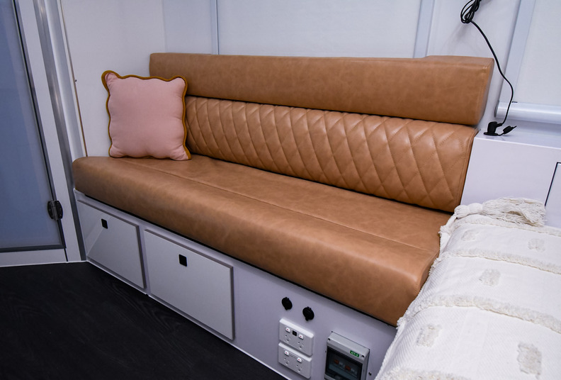 15ft Hybrid Caravan for Couple