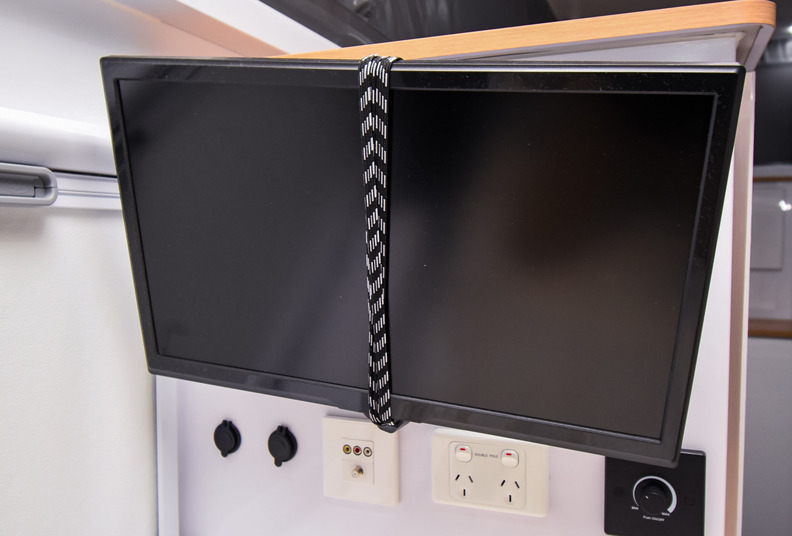 15ft Hybrid Caravan for Couple