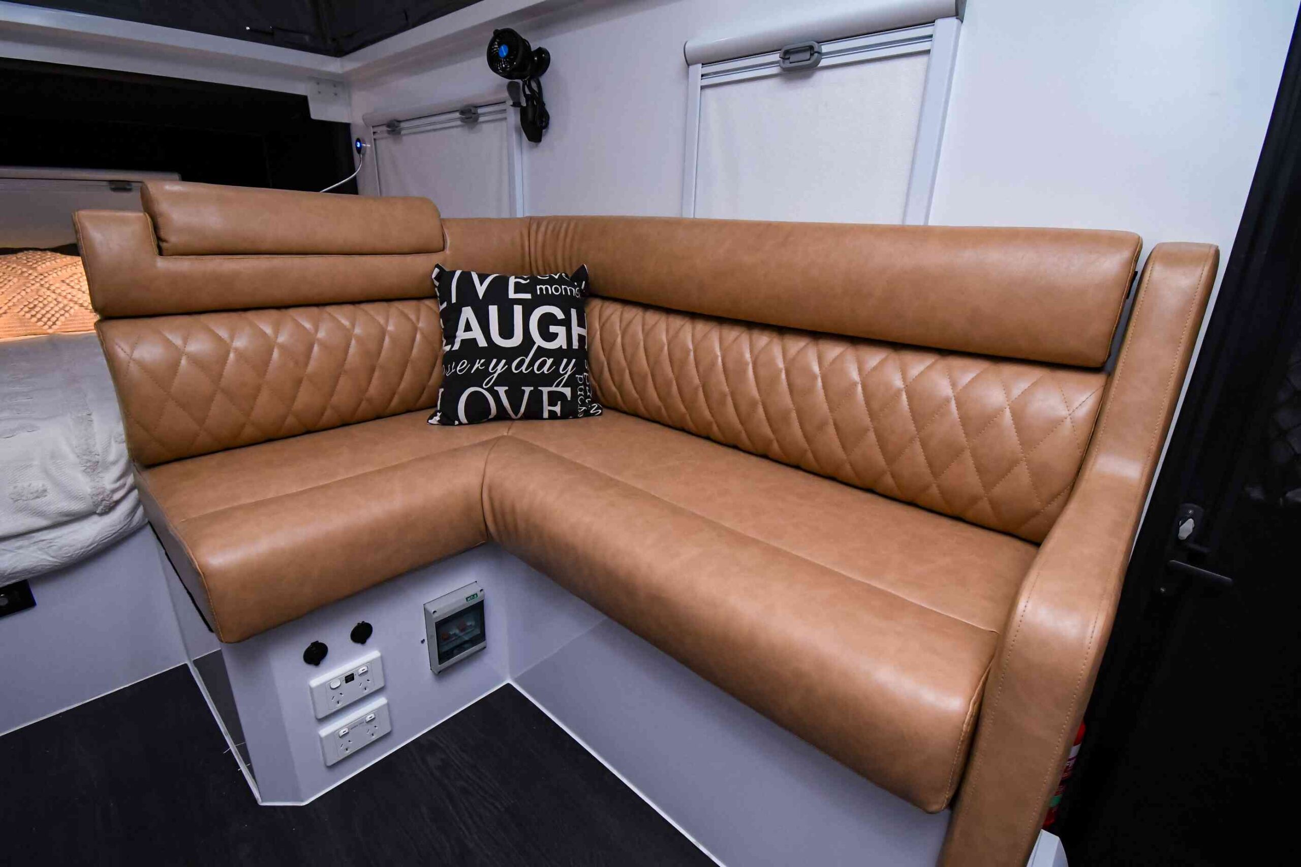 15ft Hybrid Caravan for Family