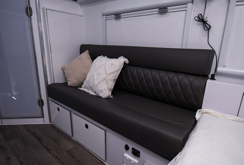 15ft Hybrid Caravan for Couple